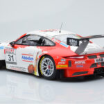 Porsche 911 GT3 R Frikadelli Racing Team #31 M. Arnold / I. Fernandez Winners VLN Round 3 2018 Minichamps 1:18 - image 5 of 6