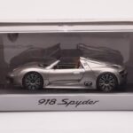 Porsche 918 Spyder Szürke Metál Minichamps 1:43 - image 4 of 4
