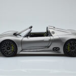 Porsche 918 Spyder Prototípus Szürke Metál Minichamps 1:18 - image 4 of 7