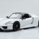 Porsche 918 Spyder Weissach Package Fehér Fekete Felnikkel Minichamps 1:18 - image 4 of 9