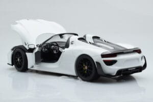 Porsche 918 Spyder Weissach Package Fehér Fekete Felnikkel Minichamps 1:18 113062443 Fém – 6. kép a 9-ből