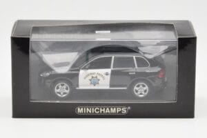 Porsche Cayenne 9PA Highway Patrol Minichamps 1:43 400066291 Fém – 4. kép a 4-ből