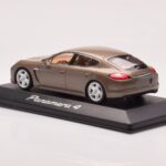 Porsche Panamera 970 4 Bézs Metál Minichamps 1:43 - image 3 of 4