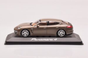 Porsche Panamera 970 4 Bézs Metál Minichamps 1:43