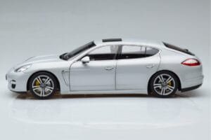 Porsche Panamera 970 Turbo Ezüst Norev 1:18 187609 Fém – 4. kép a 7-ből