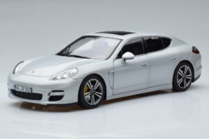 Porsche Panamera 970 Turbo Ezüst Norev 1:18