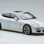 Porsche Panamera 970 Turbo Ezüst Norev 1:18 - image 5 of 7