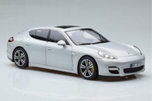 Porsche Panamera 970 Turbo Ezüst Norev 1:18 187609 Fém – 5. kép a 7-ből
