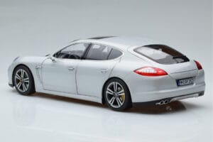 Porsche Panamera 970 Turbo Ezüst Norev 1:18 187609 Fém – 6. kép a 7-ből