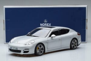 Porsche Panamera 970 Turbo Ezüst Norev 1:18 187609 Fém – 7. kép a 7-ből