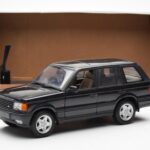 Range Rover P38 4.6 HSE Fekete Metál AUTOart 1:18 - image 2 of 9