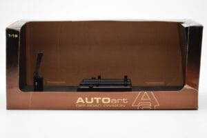 Range Rover P38 4.6 HSE Fekete Metál AUTOart 1:18 70017 Fém – 3. kép a 9-ből