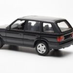 Range Rover P38 4.6 HSE Fekete Metál AUTOart 1:18 - image 5 of 9