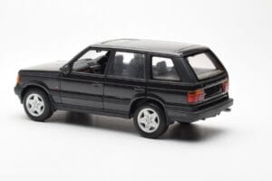 Range Rover P38 4.6 HSE Fekete Metál AUTOart 1:18 70017 Fém – 5. kép a 9-ből