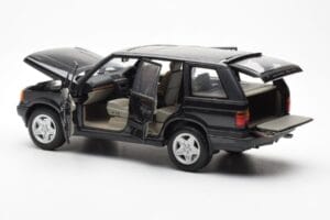 Range Rover P38 4.6 HSE Fekete Metál AUTOart 1:18 70017 Fém – 8. kép a 9-ből