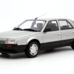 Renault 25 Phase 1 V6 Injection Ezüst Otto 1:18 OT1070 Gyanta