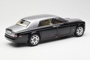 Rolls-Royce Phantom VII EWB Fekete és Ezüst Kyosho 1:18 08841BKS Fém – 3. kép a 8-ből