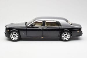 Rolls-Royce Phantom VII EWB Fekete és Ezüst Kyosho 1:18 08841BKS Fém – 4. kép a 8-ből