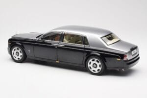 Rolls-Royce Phantom VII EWB Fekete és Ezüst Kyosho 1:18 08841BKS Fém – 7. kép a 8-ből