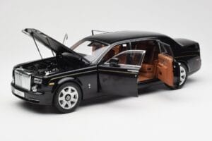 Rolls-Royce Phantom VII EWB Diamond Fekete Kyosho 1:18 08841DBK2 Fém – 2. kép a 8-ből