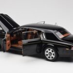 Rolls-Royce Phantom VII EWB Diamond Fekete Kyosho 1:18 08841DBK2 - image 5 of 8