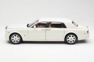 Rolls-Royce Phantom VII EWB English Fehér Kyosho 1:18 08841EW2 Fém – 4. kép a 8-ből