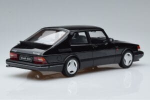 Saab 900 Turbo Mk1 Fekete Otto 1:18 OT678 Gyanta – 2. kép a 6-ből
