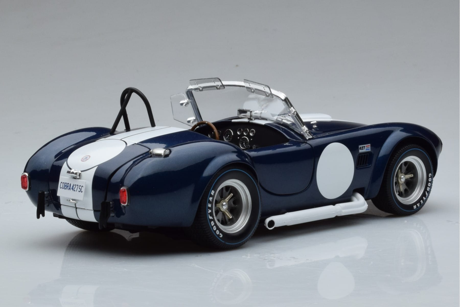 Shelby Cobra 427 S/C Sötétkék Kyosho 1:18 08048DBL Fém – 3. kép a 9-ből