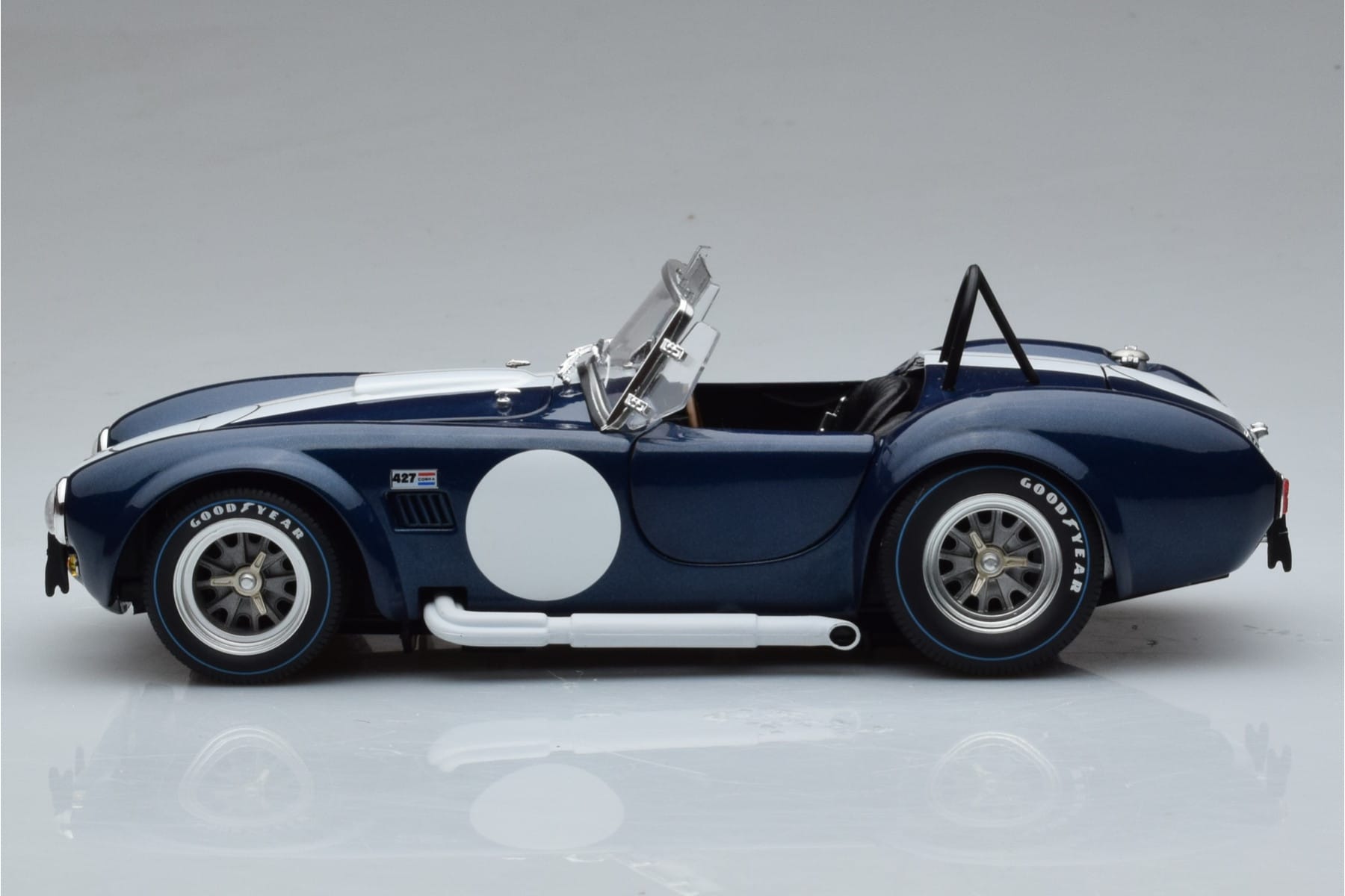 Shelby Cobra 427 S/C Sötétkék Kyosho 1:18 08048DBL Fém – 4. kép a 9-ből