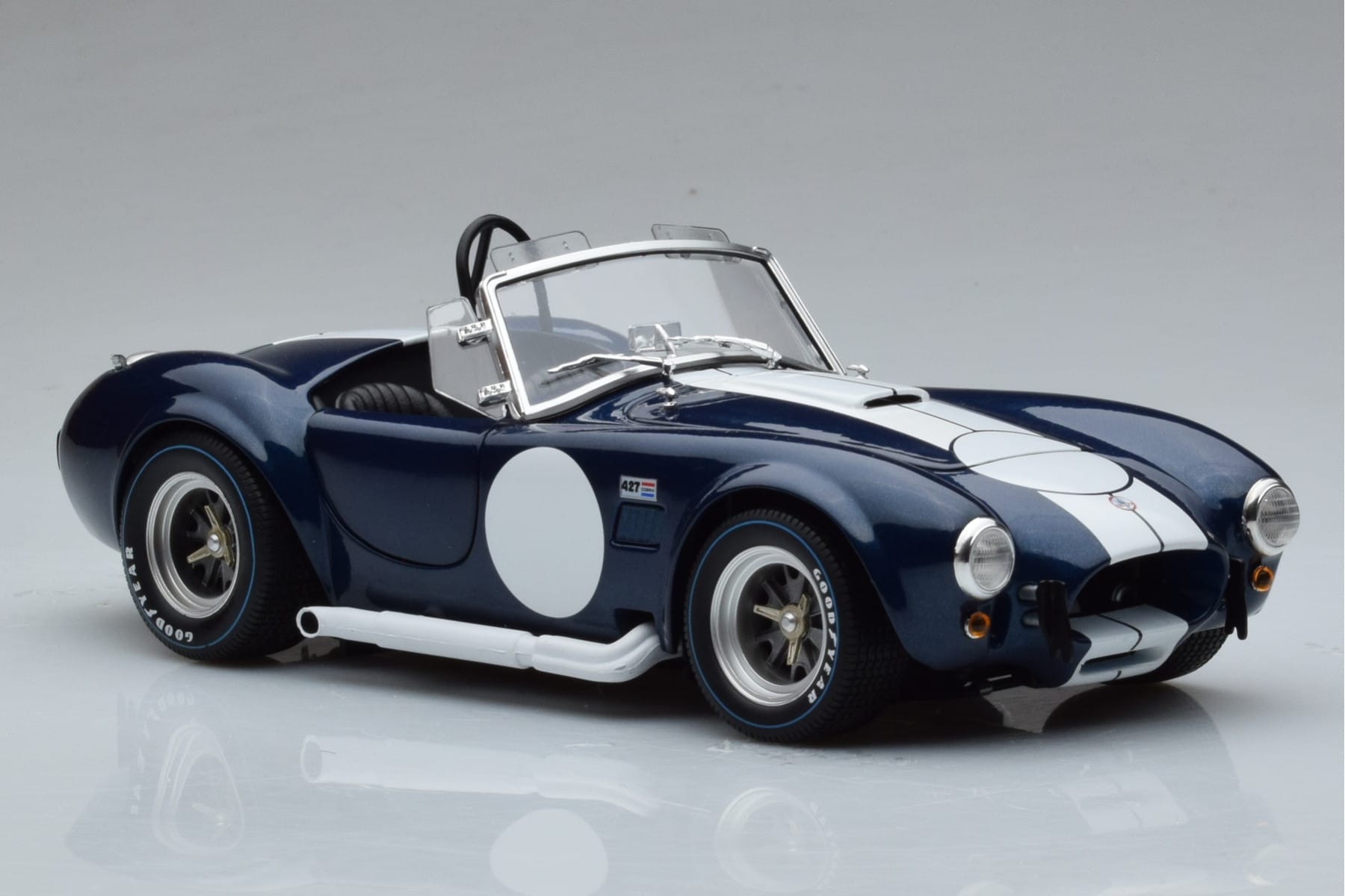 Shelby Cobra 427 S/C Sötétkék Kyosho 1:18 08048DBL Fém – 5. kép a 9-ből