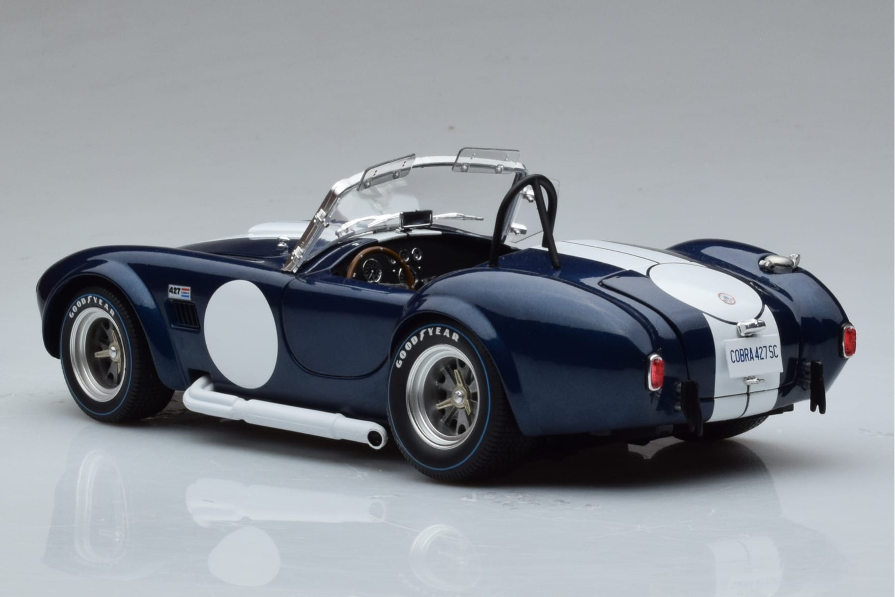 Shelby Cobra 427 S/C Sötétkék Kyosho 1:18 08048DBL Fém – 6. kép a 9-ből