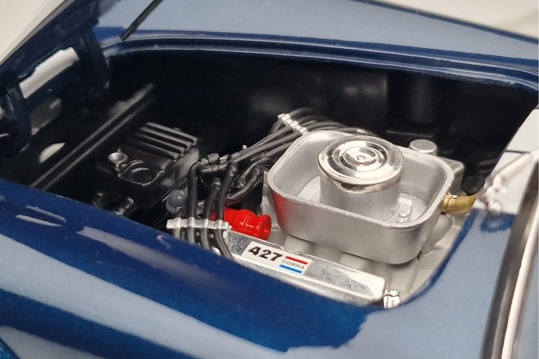 Shelby Cobra 427 S/C Sötétkék Kyosho 1:18 08048DBL Fém – 8. kép a 9-ből