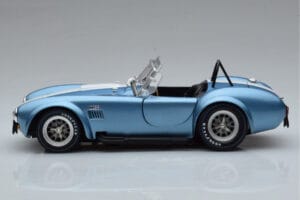 Shelby Cobra 427 S/C Világoskék Kyosho 1:18 08048SBL Fém – 4. kép a 9-ből