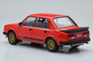 Skoda 130 LR Piros IXO 1:18 18CMC159 Fém – 5. kép a 6-ből