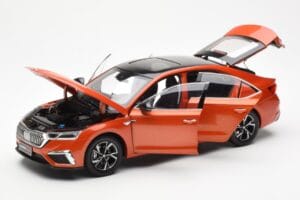 Skoda Octavia Pro Narancssárga FAW 1:18 ZMR000006ORA Fém – 2. kép a 8-ből