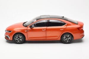 Skoda Octavia Pro Narancssárga FAW 1:18 ZMR000006ORA Fém – 4. kép a 8-ből