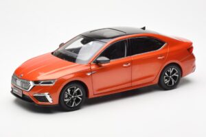Skoda Octavia Pro Narancssárga FAW 1:18 ZMR000006ORA