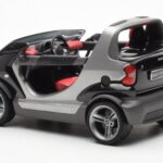Smart Fortwo Crossblade Kabrió Ezüst Fekete Kyosho 1:18 - image 5 of 6