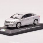 Toyota Avensis T270 Ezüst Minichamps 1:43 - image 2 of 4