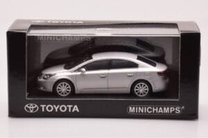 Toyota Avensis T270 Ezüst Minichamps 1:43 403166903 Fém – 4. kép a 4-ből
