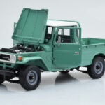 Toyota Land Cruiser 40 4x4 Pickup Zöld Kyosho 1:18 - image 2 of 8