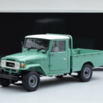 Toyota Land Cruiser 40 4x4 Pickup Zöld Kyosho 1:18 - image 8 of 8