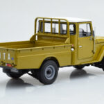 Toyota Land Cruiser 40 4x4 Pickup Olíva Kyosho 1:18 - image 4 of 8