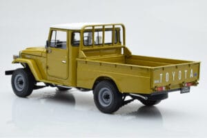Toyota Land Cruiser 40 4x4 Pickup Olíva Kyosho 1:18 08958K Fém – 7. kép a 8-ből