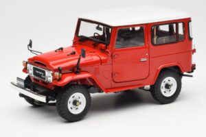 Toyota Land Cruiser FJ40 Van Piros Kyosho 1:18 08971R