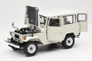 Toyota Land Cruiser FJ40 Van Fehér Kyosho 1:18 08971W Fém – 2. kép a 8-ből