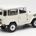 Toyota Land Cruiser FJ40 Van Fehér Kyosho 1:18 08971W - image 3 of 8