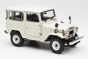 Toyota Land Cruiser FJ40 Van Fehér Kyosho 1:18 08971W Fém – 6. kép a 8-ből