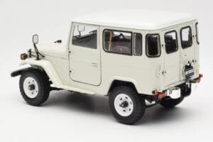 Toyota Land Cruiser FJ40 Van Fehér Kyosho 1:18 08971W Fém – 7. kép a 8-ből