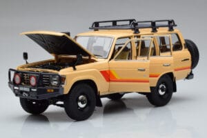 Toyota Land Cruiser 60 Bézs Opcionális Alkatrészekkel Kyosho 1:18 08956XBE Fém – 2. kép a 12-ből